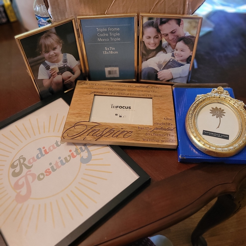 4 Picture Frames, Infosus Inspire Wood, Goldtone Tri Fold, Oval Gold & Black...